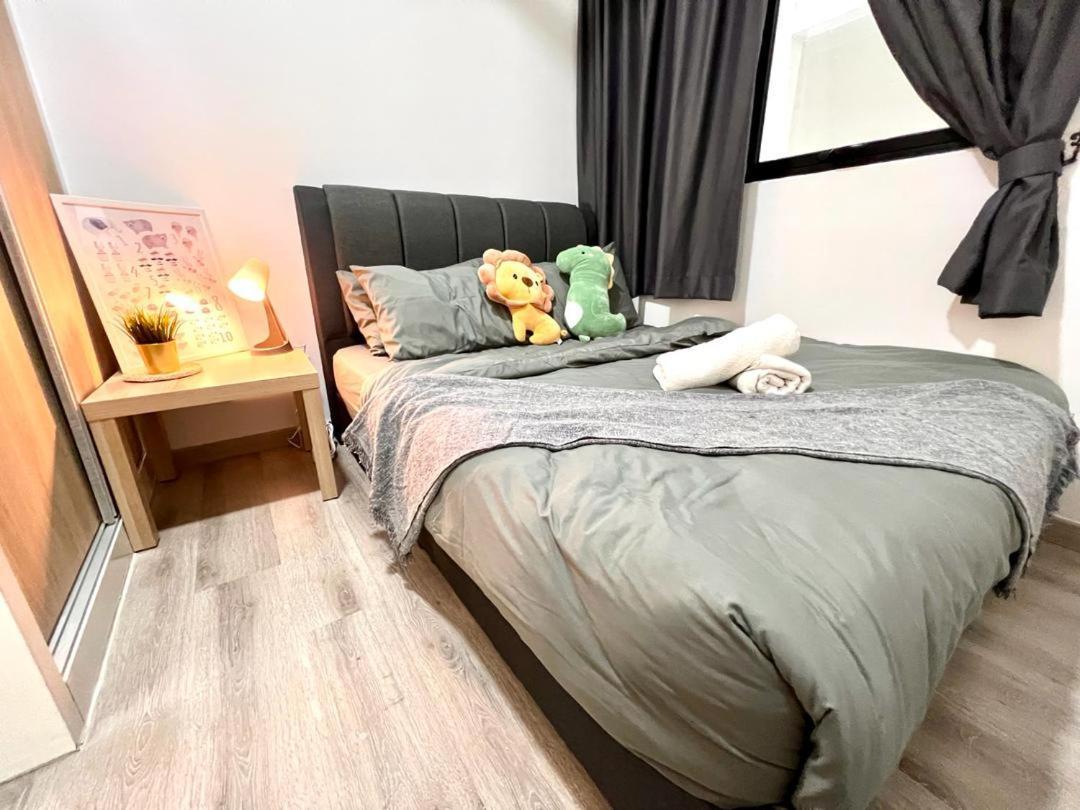Mosaic Mid Valley South Key By R9 Apartemen