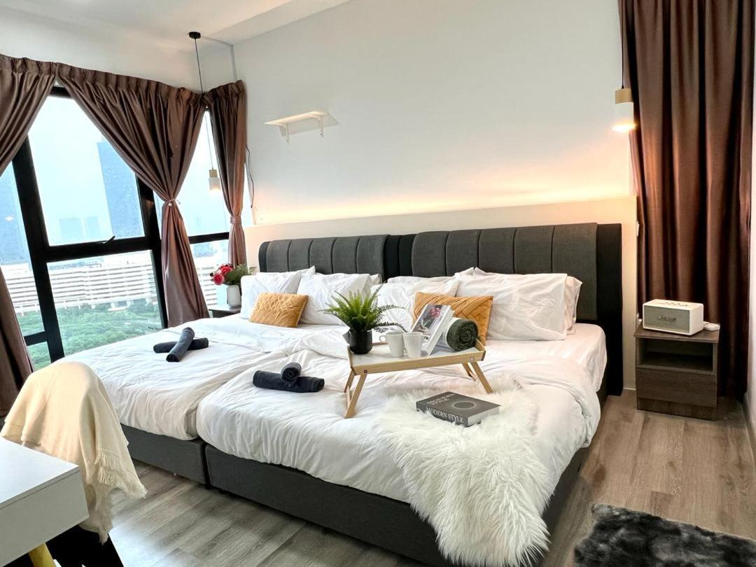 Mosaic Mid Valley South Key By R9 Apartemen *